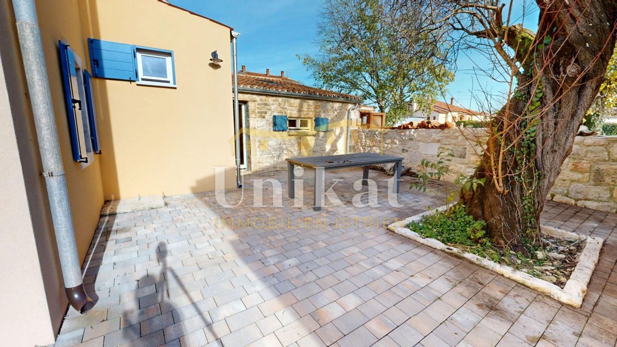 Dvojna kuća con garage e ampio giardino